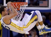 开云在线直播-英超争冠焦点战，广厦队拿下雷霆，体育世界的奇妙交错