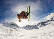 开云体育app-戴维斯杯险胜年终总决赛，西西帕斯惊艳四座，一场定义时代的胜利