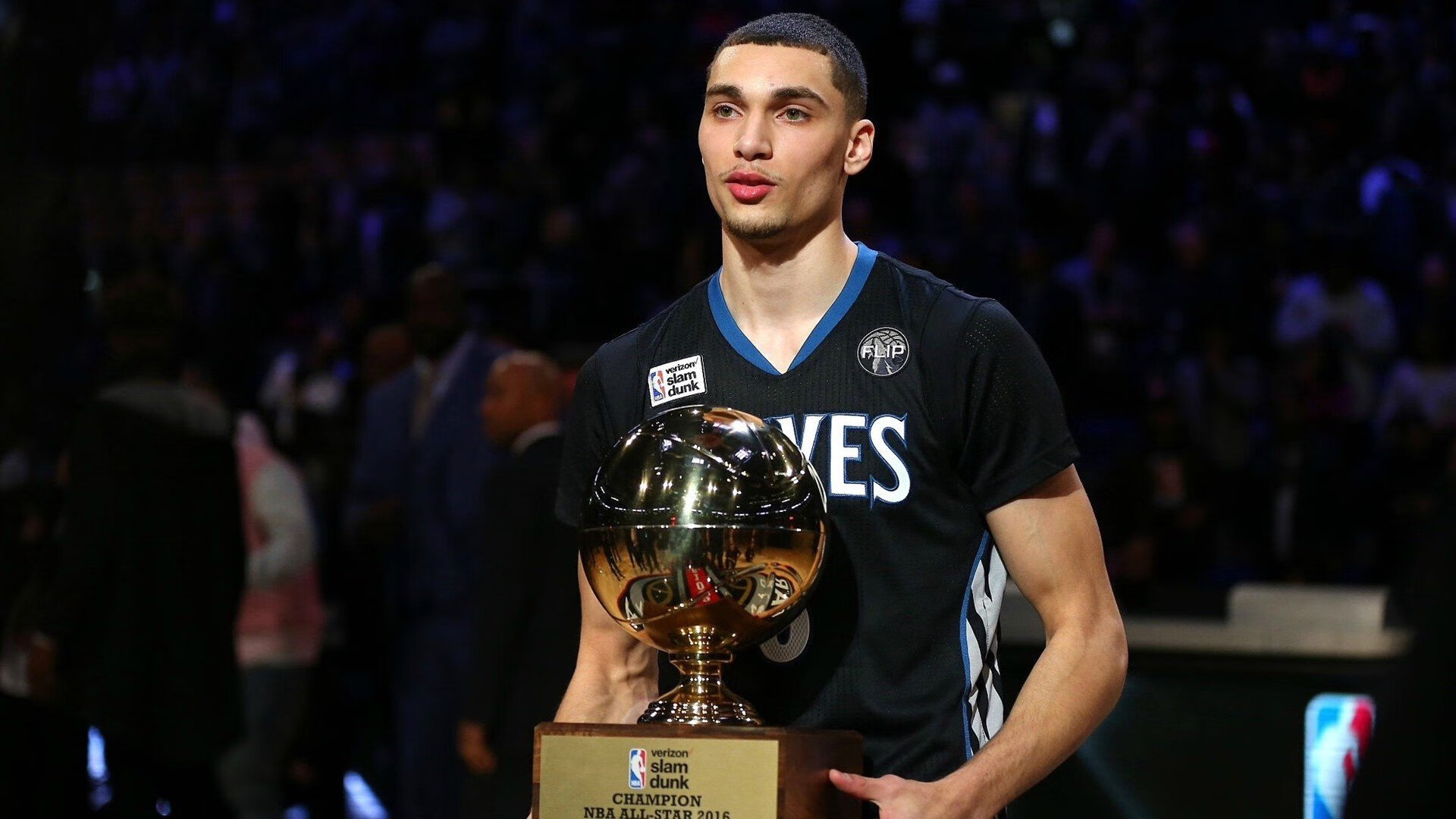 世界排名争夺战之夜，贝恩成为全场焦点